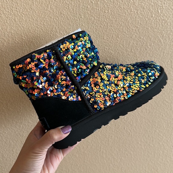 Authentic UGG Classic Mini Stellar Sequin Boots - Picture 4 of 10